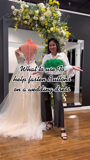 How easy is it to button a wedding dress?🪷 #howto #fyp #weddingtiktok @gautierdresses