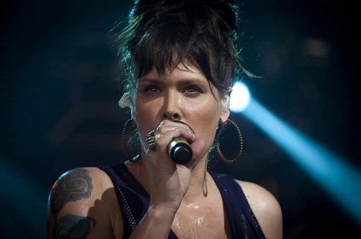 The 10 Best Beth Hart Songs of All-Time
