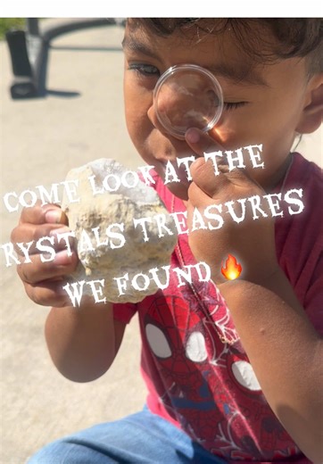 Breaking opening 10 GEODES with my son 😎 #fyp #crystals #geodes #fun #activities