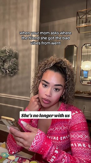 But why do moms always know first #bestfriend #bestfriendbreakup #momknowsbest #momsoftiktok