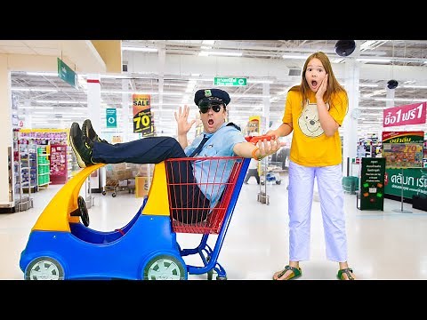 Amelia & Avelina have fun at the shopping mall story