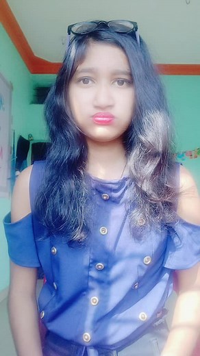 I love chocolates 😊😊 so much. #blooper #chocolatelover #marathimulgiattitude #marathi_mulgi_attitude #meghapawar #maggiequeen #brand_laturkar_mh_24