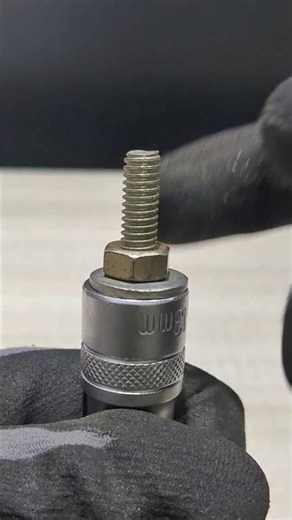 How to open a nut quickly #shorts #lifehack