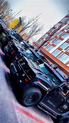 The Wildest Hummer H2 Build on the Internet 🚨 #luxurycars #cartok #automobile