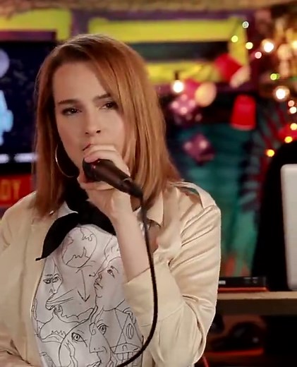 Bridgit Mendler: Live Performance of 'Do You Miss Me At All'