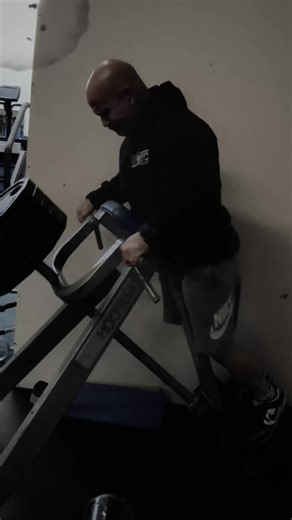 Big Pippin (@bradpippin3)’s videos with LIFT THAT SHIT - STEROID SOUND