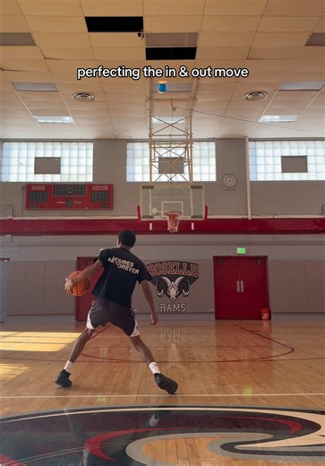 gotta put love in your dribbling 🤲🏽