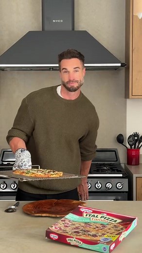 🌟 Win a Trip to Greece with Dr. Oetker Ital Pizza! 🌟 Have you tried the new Greek Style range from Dr Oetker Ital Pizza? They’re amazing, and now you can WIN big just by enjoying them! 🍕✨ Dr. Oetker Ital Pizza is giving away a trip for 2 to Greece, valued at R100,000! 🇬🇷✈️ How to Enter: 1. Buy any 2x Pizzas from the NEW Dr. Oetker Ital Pizza Greek Style range at participating retailers. Choose from: • Spinach, Olive, and Feta Pizza or • Chicken Souvlaki 2. WhatsApp 0872405550, upload your t