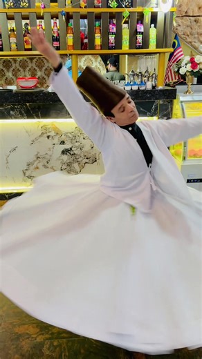 Authentic Arabic Entertainment Experience at Al Khalifa