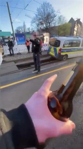 Hier darf man nicht Parken 😂😂 #fypシ゚viral #fyp #shorts #trending #memes #humor #funny #foryou