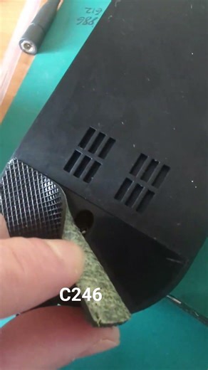 C246 teardown:full disassembly down to the PCB.Clean,detailed,no damage. Inside look at the hardware