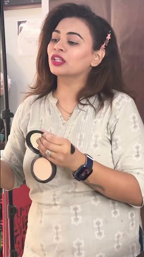 Compact powder. Mac compact. How to use compact powder. How to finish the makeup. What is finishing