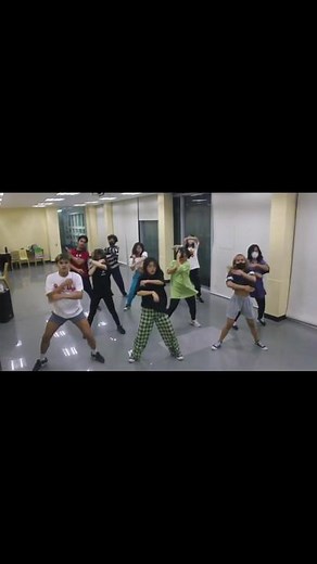 Spongebob Squarepants 🧽 🧠 by: @jeeeeyymm #jrudt #dance #fyp