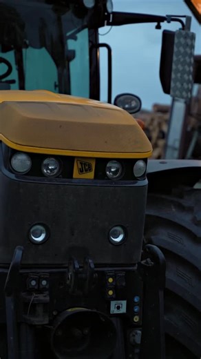 People say new kit outperforms the old. Does it though? This classic Case Poclain 888 wheeled excavator works hard every day unloading and transporting timber for @mp.wright_forestry 💪🏼 #case #wheeledexcavator #forestry #treeharvester #harvester #timber #johndeere #forwarder #haulage #woodland #excavators #heavyequipment #digger #agriculture #tractors #dirt #excavatorlife #bluecollar #cpcs #operator #technology #youngoperator #nextgeneration #bigmachines #plantmachinery #engineering #machines 