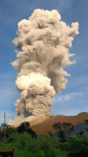 MOUNT CANLAON NIBUTO NA SAD KARON.🙏HOPING EVERYONE BE SAFE. #everyoneシ゚ #volcanoeruption Courtesy to: Salta Radio Canlaon | Jurephey Kuyajurepz Gutib Pajunar