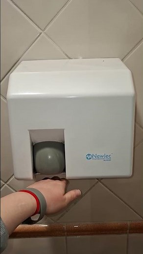 Newlec hand dryer in Bella Itaila at Center Parcs Elveden