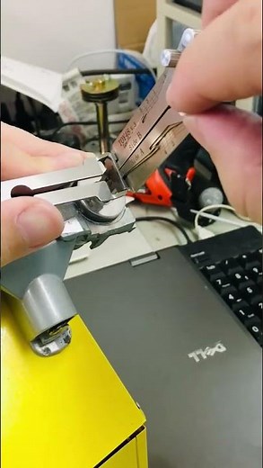 [Convenient tool] Practice picking Toyota car cylinders with the Lishi decoder! TOY48 2-in-1 #shorts