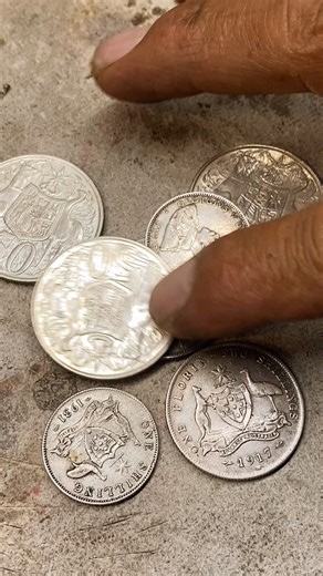 Australia 1951 Federation Florin silver coin ring Today’s work guys ,, feel free to DM for any enquires , Tonight at Surfers Paradise Beachfront markets Gold Cosst 4 to 9 pm Thanks Javi #surfersparadisebeachfrontmarkets #rings #silverring | Javi's Coin Jewellery