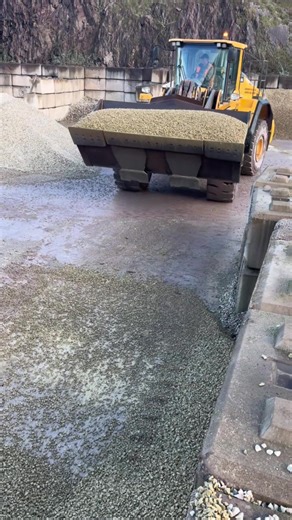 Loading shovel getting a feature ✌🏻