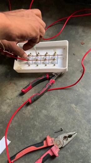 Electrician Comments and Reactions — Funny Electrician Moments
