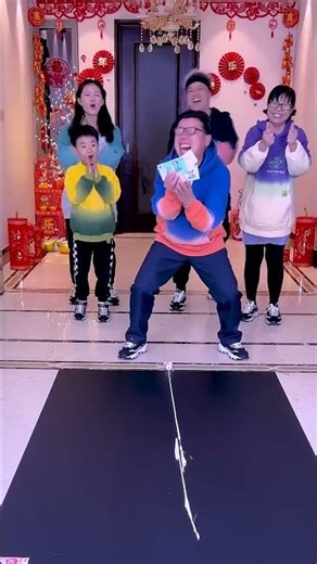 Who can squeeze the toothpaste the furthest? #funny #partygame #funnyfamily