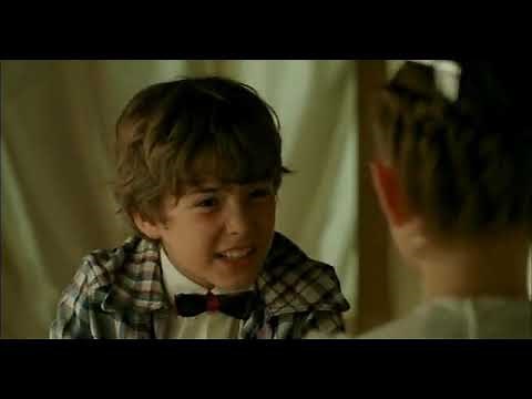 Children Hidden Under The Table Funny - Jeux D'enfants (2003)
