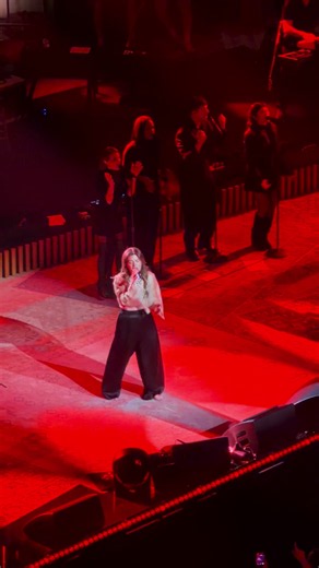 Kelly Clarkson live in Vegas 14/08/2026 @ Stronger #kellyclarckson #vegas #music #concert @kellyclarkson