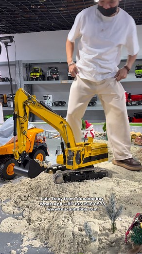 86K views · 1.5K reactions | When lifting heavy machinery, you better come prepared! The LESU hydraulic 1/14 scale CAT 374 excavator is no joke in weight ! #RC #RCLife #RCHobby #RCEngineering #RCExcavator #Lesu #Toucanhobby #Lulu #RCChick #Lesu #rc #hydraulic #Toucanhobby #excavator #rclife | Toucanhobby RC Model | Facebook
