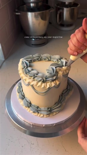 Customized Fondant Cakes and Cupcakes for Delivery