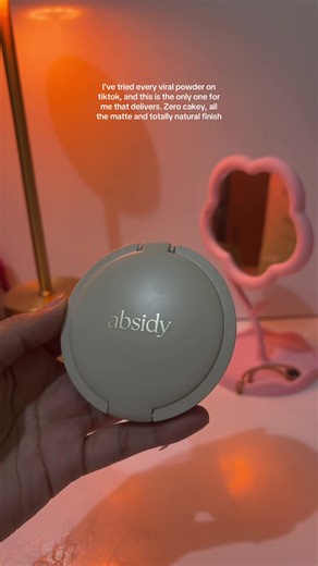The Best Viral Powder for a Natural Finish
