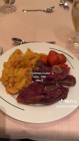 Day 2 activities on my Color Line cruise🫶🏻 check out part 1 if you haven’t already! #travel #traveltiktok #traveltok #travelling #explore #adventure #vacation #cruise #cruiseship #christmastiktok #christmascountdown #christmasdecor #christmastime #citybreak #kielferga #fyp #foryoupage #fürdich #christmas
