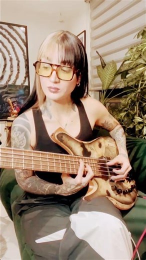 Genesis “HUNTER” Electric Bass #aquihayfortaleza #bass #fortalezastrings