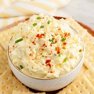 117K views · 1.1K reactions | Deviled Egg Dip #deviledeggdip #deviledeggs #diprecipe #easydiprecipe #easterrecipes #easterbrunch | Foodlovinfamily | Facebook