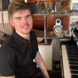 494K views · 7.3K reactions | I recorded for you my new arrangement New York, New York. It is one of my favorite songs I love to listen to. If you enjoy my music and wish to support it you can send me stars from the Facebook Star Store. Thank you very much ❤️ | Michael Andreas Häringer | Facebook