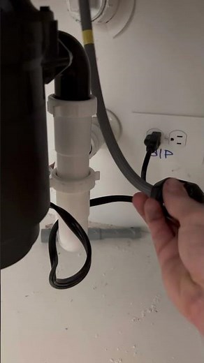 Moen kitchen faucet wont retract all the way #plumbing #moen #kitchen #faucet