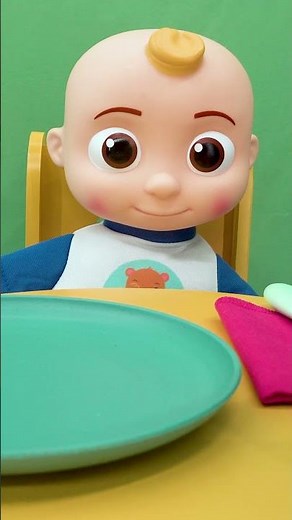 What's for DINNER? 😋 CoComelon Toy Play Dinnertime #kids #shorts #fun