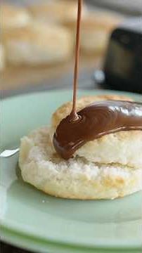 How to Make Chocolate Gravy #recipe #foodblogger
