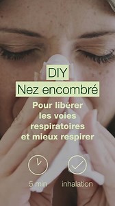 Le nez congestionné est l'un des inconforts de l’allergie. Pour apaiser cette gêne, il est essentiel d'agir rapidement et de façon naturelle. C’est pourquoi Pranarōm vous propose un DIY pour décongestionner vos voies respiratoires, à base de 3 Huiles Essentielles, idéales pour retrouver une respiration fluide. Il vous faudra : 🌿2 gouttes d’Huile Essentielle de Pin Sylvestre 🌿3 gouttes d’Huile Essentielle d’Eucalyptus radié 🌿1 goutte d’Huile Essentielle de Menthe poivrée 🌿1 inhalateur ➡️Comme