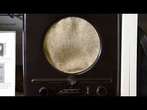 WWII German Radio "Volksempfänger" DKE-38