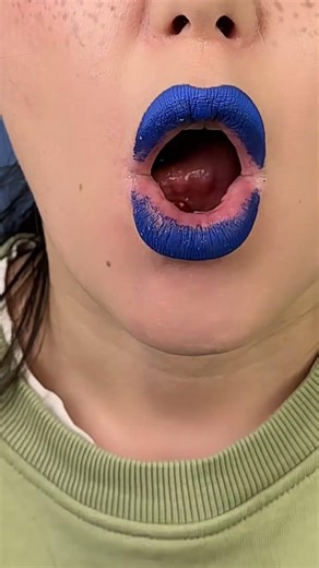 ASMR | Satisfying | Sweet Pills | Chewing Sounds 🎧