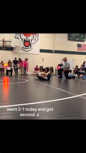 Biankkalyn Binki Rodriguez on Instagram: "went 2-1 today and got second 🥈#wrestling #womenswrestling #chicago #illinois #boxing"