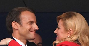 Photos – Emmanuel Macron et Kolinda Grabar-Kitarović, la présidente Croate, très complices lors de la finale de la Coupe du monde