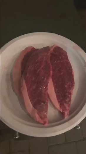 Grilled picanha in the slow and sear.