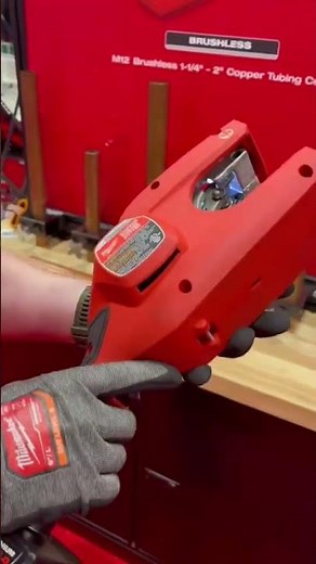 Fastest Clean Cuts. M12™ Brushless 1-1/4" - 2" Copper Tubing Cutter.