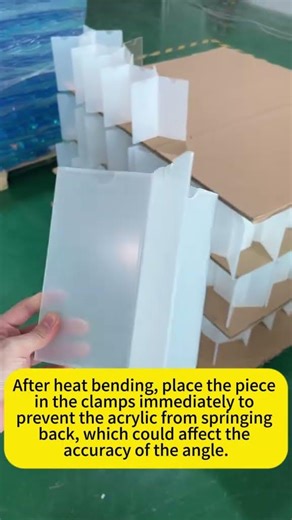 🔄 Ever wondered how a 3-sided rotating acrylic display stand is made? 🔄#acryliccustom #acryliccrafts
