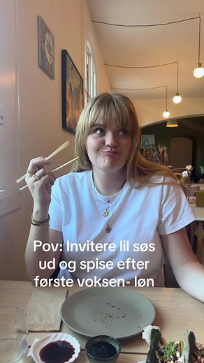 Treat ya sis @Nae nae 🌕⭐️ #sushi #sabbatår #fyp #nuharviondtimaven #allucaneat