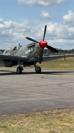 21 reactions |  Spitfire Mk IXc in USAAF Colors – Roars to Life at...