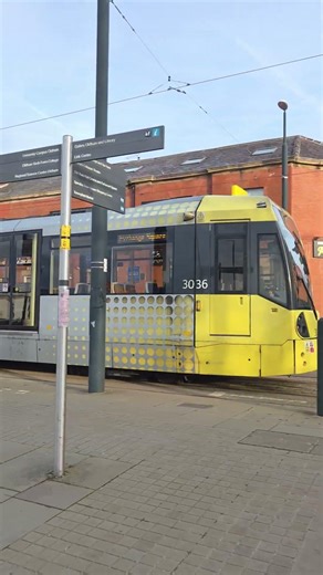 ​Golden Rays and Busy Streets: Oldham’s Radiant Start #england
