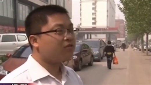 案件实录：男子当街抢劫杀人，目击者手持板砖狂追，监控拍下全程_腾讯新闻