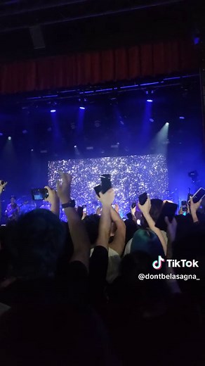 RADWIMPS Sparkle Concert Highlights | Kimi no Nawa Anime Performance